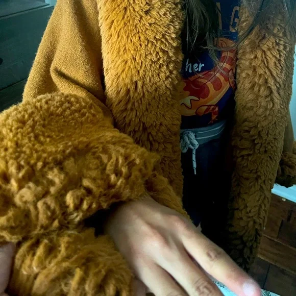 Brown teddy cape - Picture 4 of 7